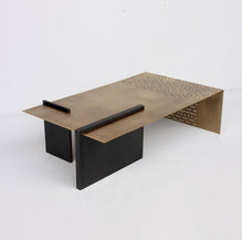 table basse partition laiton perfore acier patine maison pouenat isabelle stanislas