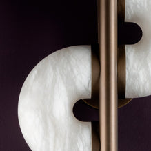 applique dolly laiton albâtre maison pouenat humbert et poyet